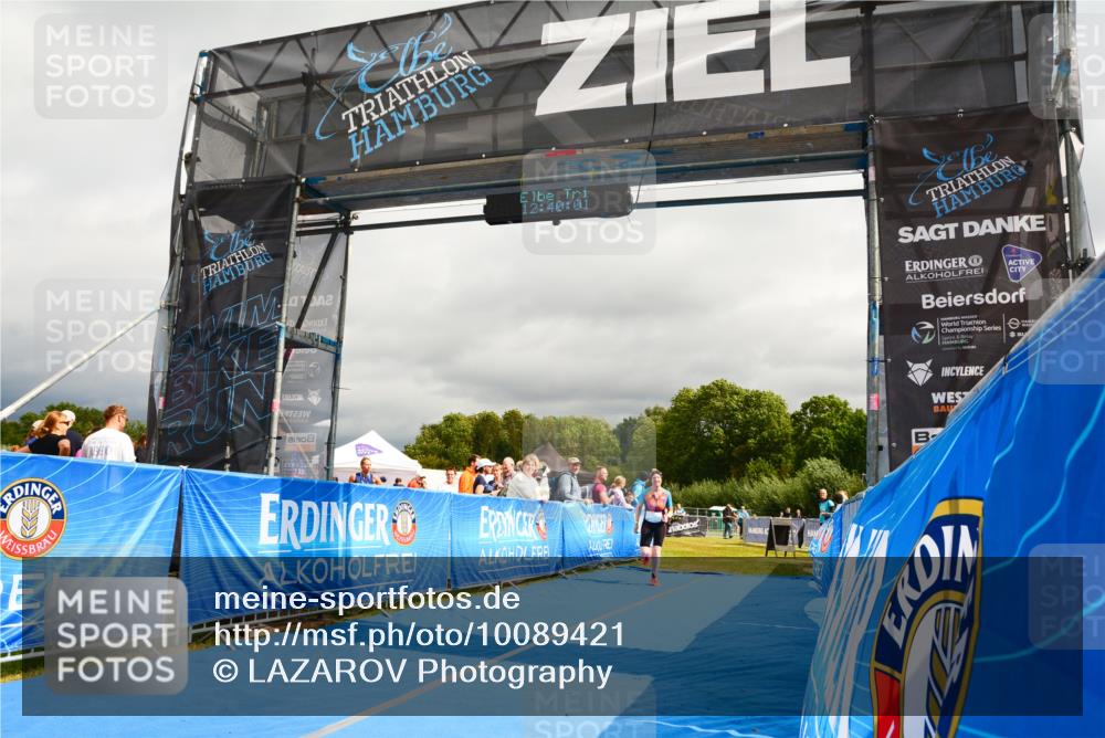 30.08.2026 - Elbe Triathlon Hamburg LAZAROV Photography http://msf.ph/oto/10089421 30.08.2026 12:40:02 Ziel 1677, 1723 meine-sportfotos.de