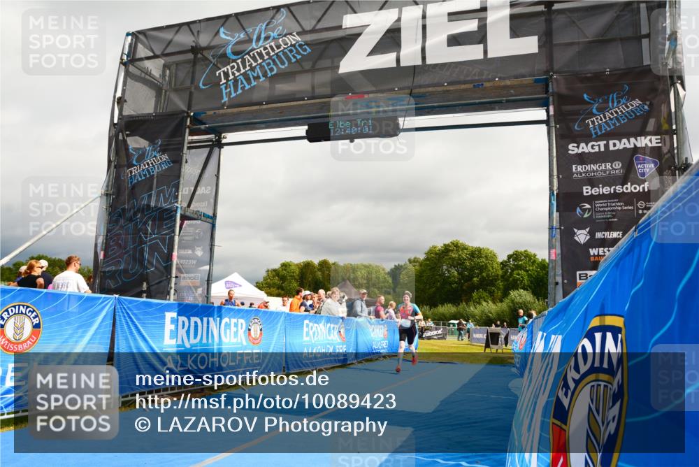 30.08.2026 - Elbe Triathlon Hamburg LAZAROV Photography http://msf.ph/oto/10089423 30.08.2026 12:40:02 Ziel 1677, 1723 meine-sportfotos.de