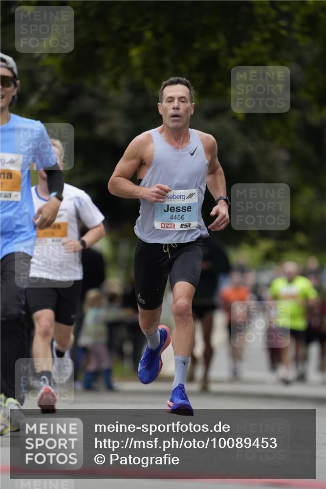 30.08.2026 - Blankeneser Heldenlauf Patografie http://msf.ph/oto/10089453 30.08.2026 11:52:38 Ziel 2016, 2627, 2911, 2944, 4456 meine-sportfotos.de