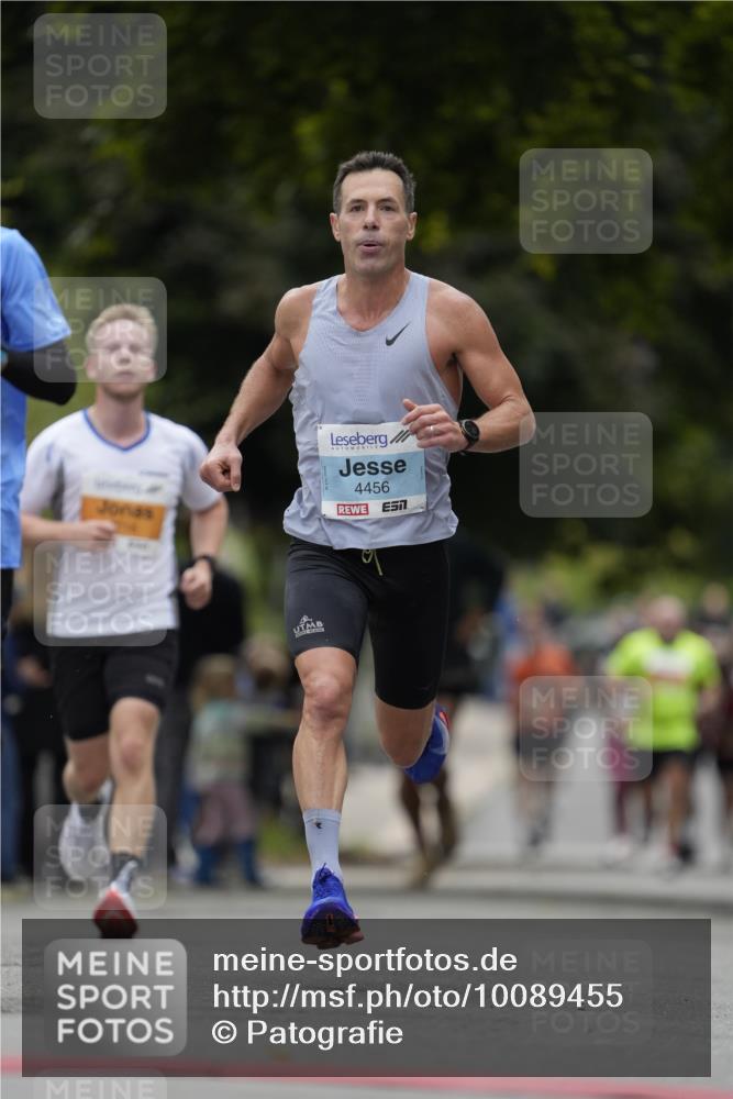 30.08.2026 - Blankeneser Heldenlauf Patografie http://msf.ph/oto/10089455 30.08.2026 11:52:38 Ziel 2016, 2627, 2911, 2944, 4456 meine-sportfotos.de