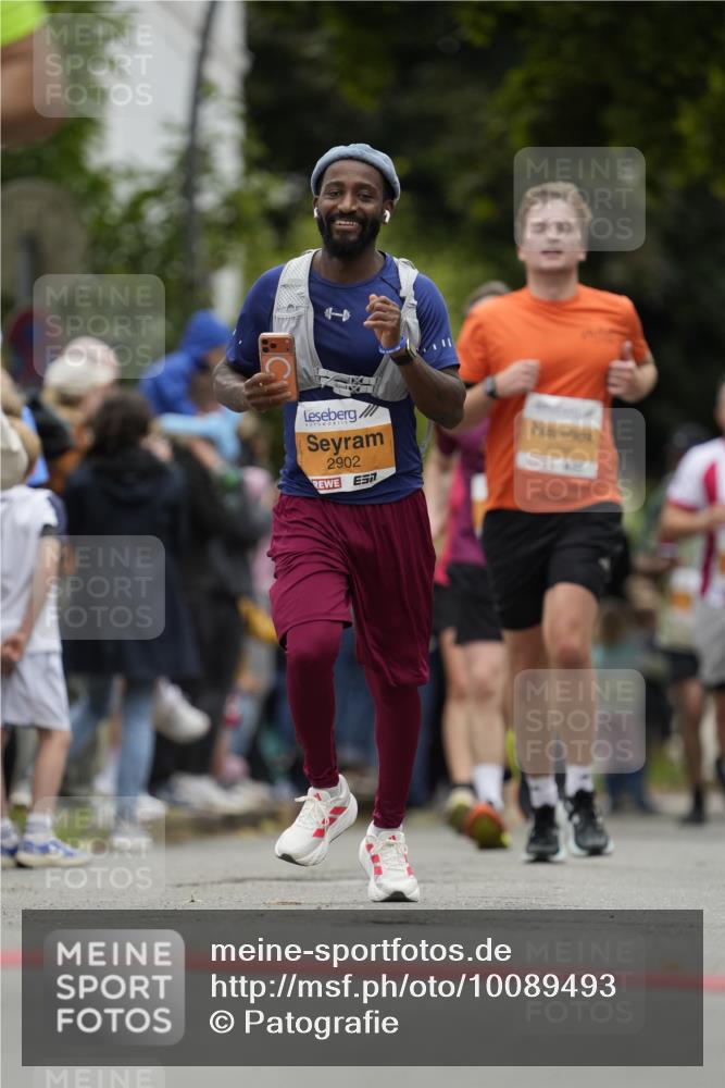 30.08.2026 - Blankeneser Heldenlauf Patografie http://msf.ph/oto/10089493 30.08.2026 11:52:58 Ziel 2533, 2790, 2902 meine-sportfotos.de