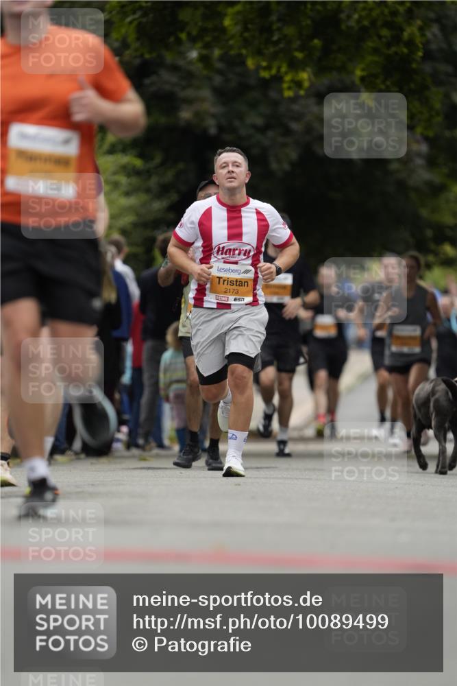 30.08.2026 - Blankeneser Heldenlauf Patografie http://msf.ph/oto/10089499 30.08.2026 11:53:01 Ziel 2244, 2533, 2790, 2902 meine-sportfotos.de