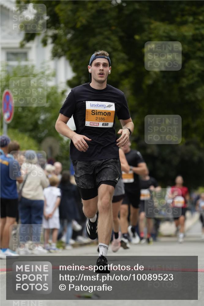 30.08.2026 - Blankeneser Heldenlauf Patografie http://msf.ph/oto/10089523 30.08.2026 11:53:12 Ziel 2004, 2173, 2186, 2244, 2404, 2433, 2699 meine-sportfotos.de