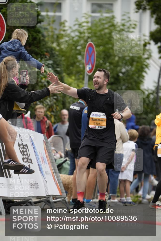 30.08.2026 - Blankeneser Heldenlauf Patografie http://msf.ph/oto/10089536 30.08.2026 11:53:20 Ziel 2004, 2339, 2404, 2453 meine-sportfotos.de