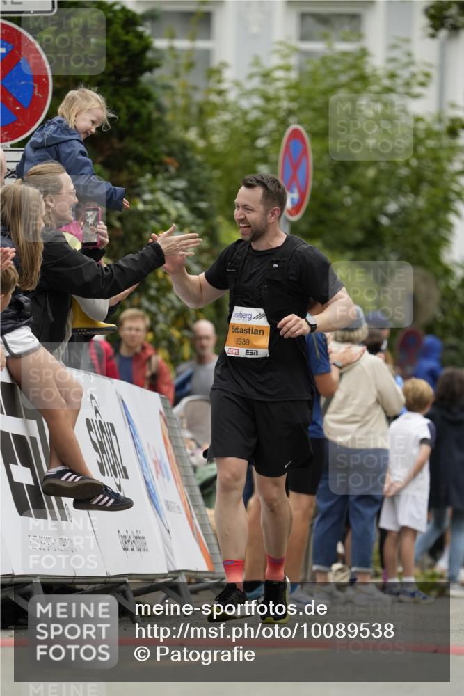 30.08.2026 - Blankeneser Heldenlauf Patografie http://msf.ph/oto/10089538 30.08.2026 11:53:21 Ziel 2004, 2339, 2404, 2453 meine-sportfotos.de
