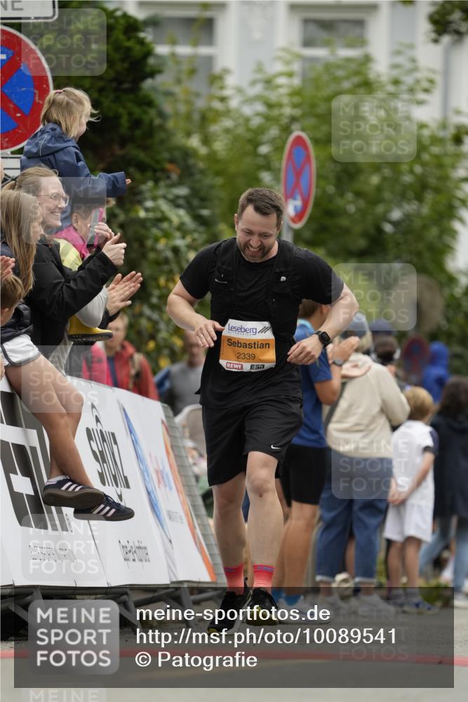 30.08.2026 - Blankeneser Heldenlauf Patografie http://msf.ph/oto/10089541 30.08.2026 11:53:21 Ziel 2004, 2339, 2404, 2453 meine-sportfotos.de