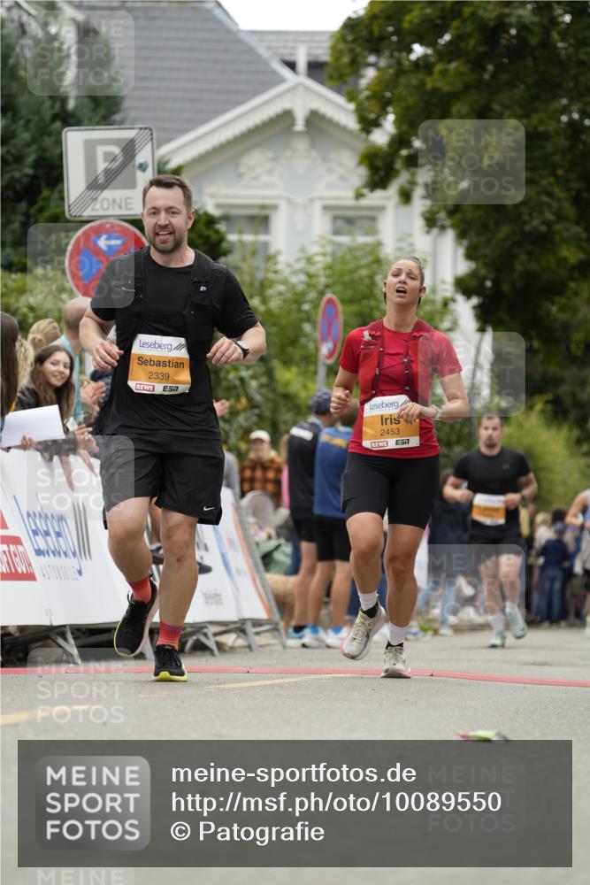 30.08.2026 - Blankeneser Heldenlauf Patografie http://msf.ph/oto/10089550 30.08.2026 11:53:24 Ziel 2004, 2339, 2453, 2486 meine-sportfotos.de