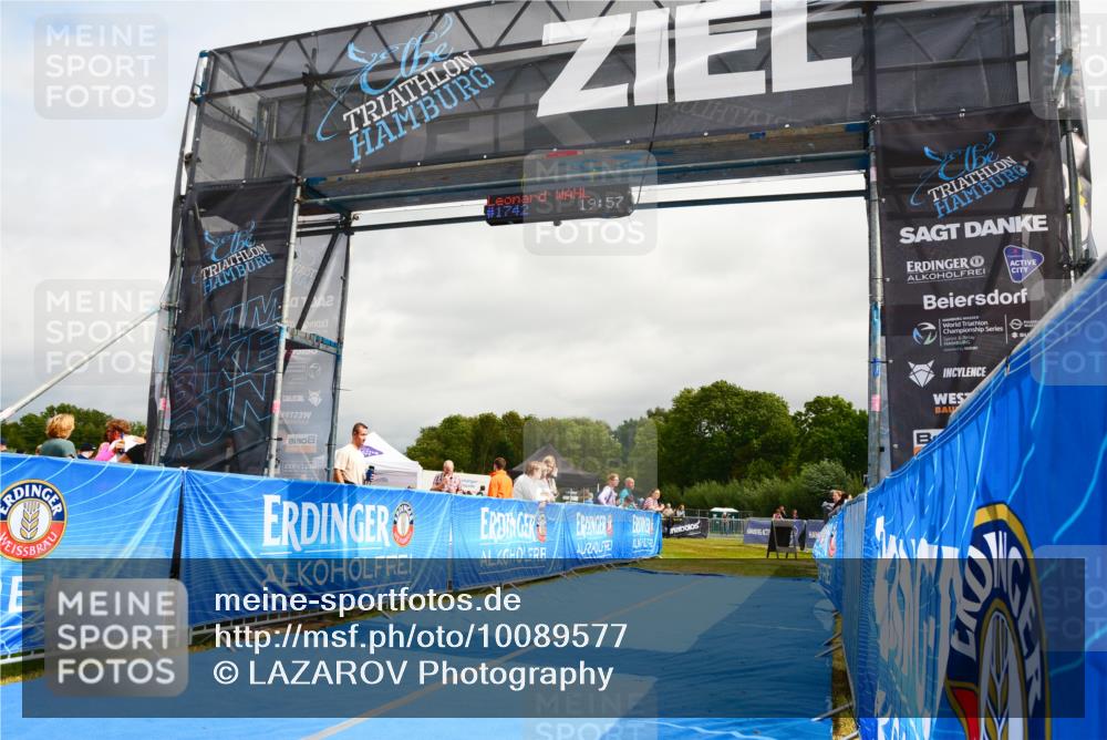 30.08.2026 - Elbe Triathlon Hamburg LAZAROV Photography http://msf.ph/oto/10089577 30.08.2026 12:43:57 Ziel  meine-sportfotos.de