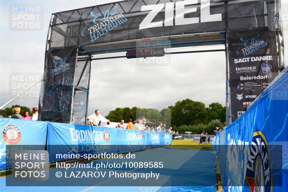 30.08.2026 - Elbe Triathlon Hamburg LAZAROV Photography http://msf.ph/oto/10089585 30.08.2026 12:43:59 Ziel  meine-sportfotos.de