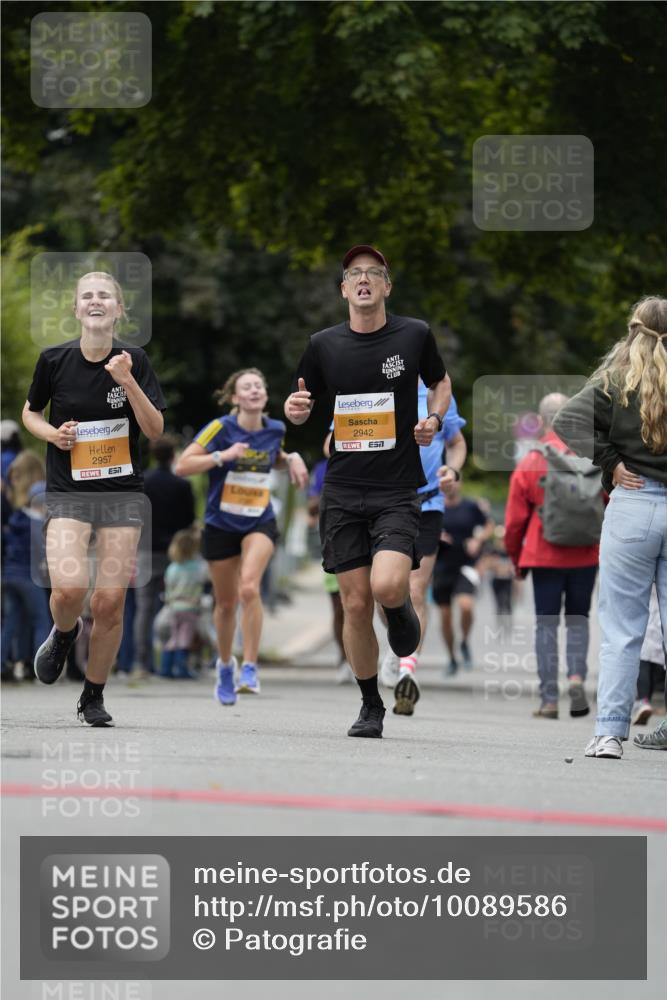30.08.2026 - Blankeneser Heldenlauf Patografie http://msf.ph/oto/10089586 30.08.2026 11:53:48 Ziel 2592, 2942, 2957 meine-sportfotos.de