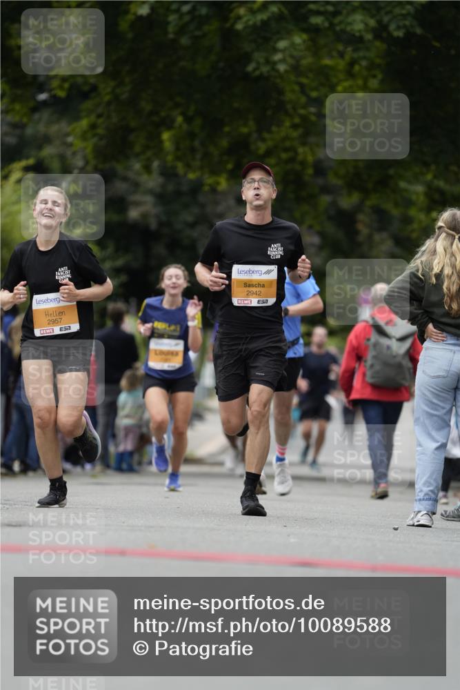30.08.2026 - Blankeneser Heldenlauf Patografie http://msf.ph/oto/10089588 30.08.2026 11:53:48 Ziel 2592, 2942, 2957 meine-sportfotos.de