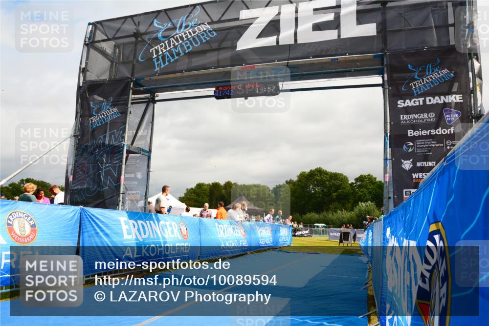 30.08.2026 - Elbe Triathlon Hamburg LAZAROV Photography http://msf.ph/oto/10089594 30.08.2026 12:44:00 Ziel  meine-sportfotos.de