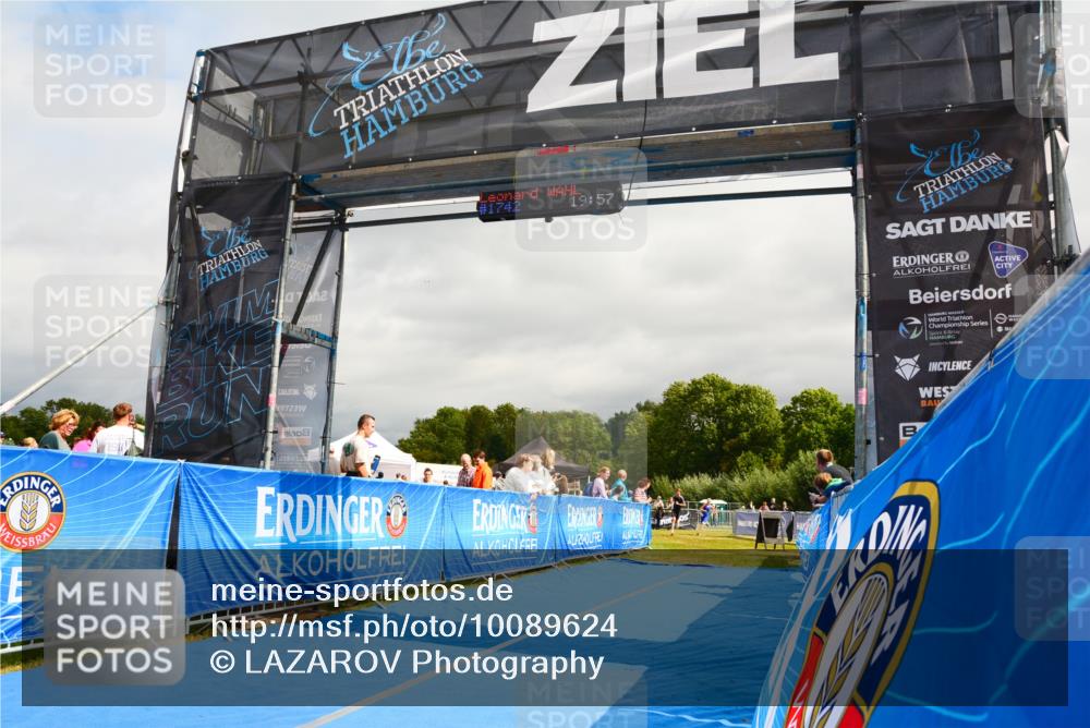30.08.2026 - Elbe Triathlon Hamburg LAZAROV Photography http://msf.ph/oto/10089624 30.08.2026 12:44:08 Ziel 1747, 1765 meine-sportfotos.de