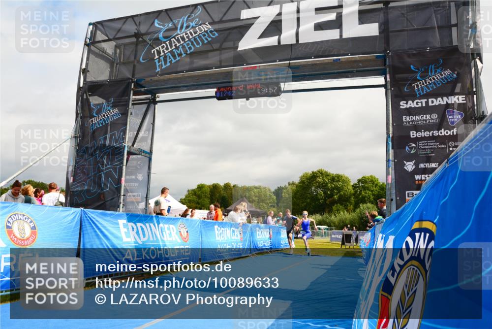 30.08.2026 - Elbe Triathlon Hamburg LAZAROV Photography http://msf.ph/oto/10089633 30.08.2026 12:44:11 Ziel 1747, 1765 meine-sportfotos.de