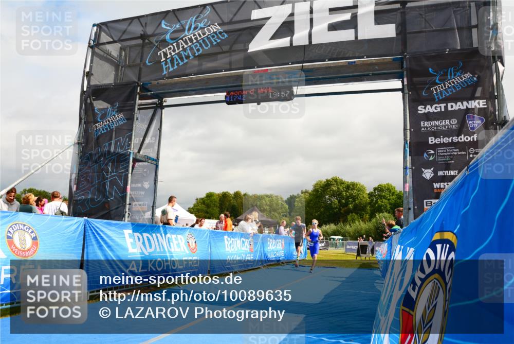 30.08.2026 - Elbe Triathlon Hamburg LAZAROV Photography http://msf.ph/oto/10089635 30.08.2026 12:44:11 Ziel 1747, 1765 meine-sportfotos.de