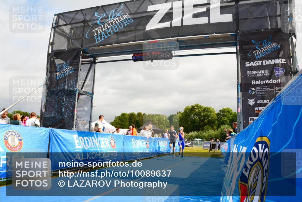 30.08.2026 - Elbe Triathlon Hamburg LAZAROV Photography http://msf.ph/oto/10089637 30.08.2026 12:44:12 Ziel 1747, 1765 meine-sportfotos.de