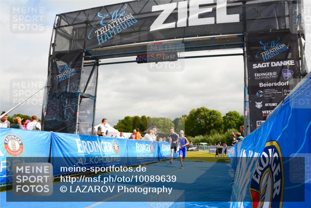 30.08.2026 - Elbe Triathlon Hamburg LAZAROV Photography http://msf.ph/oto/10089639 30.08.2026 12:44:12 Ziel 1747, 1765 meine-sportfotos.de
