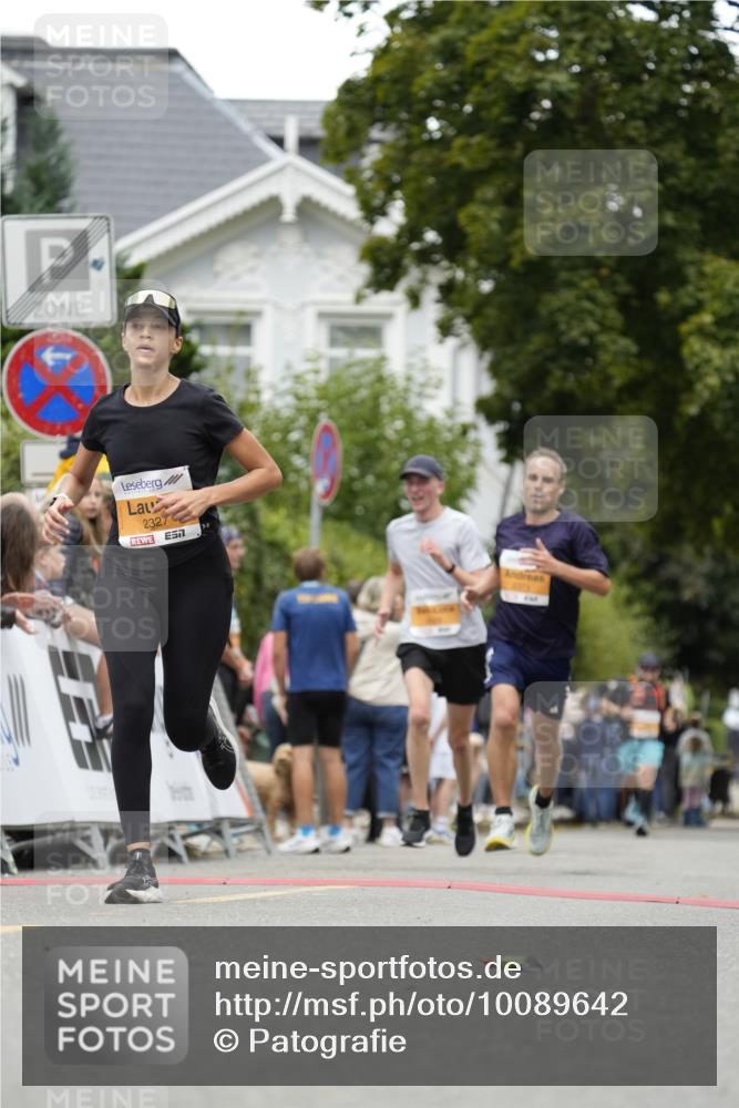 30.08.2026 - Blankeneser Heldenlauf Patografie http://msf.ph/oto/10089642 30.08.2026 11:54:18 Ziel 2327, 2373, 2909 meine-sportfotos.de