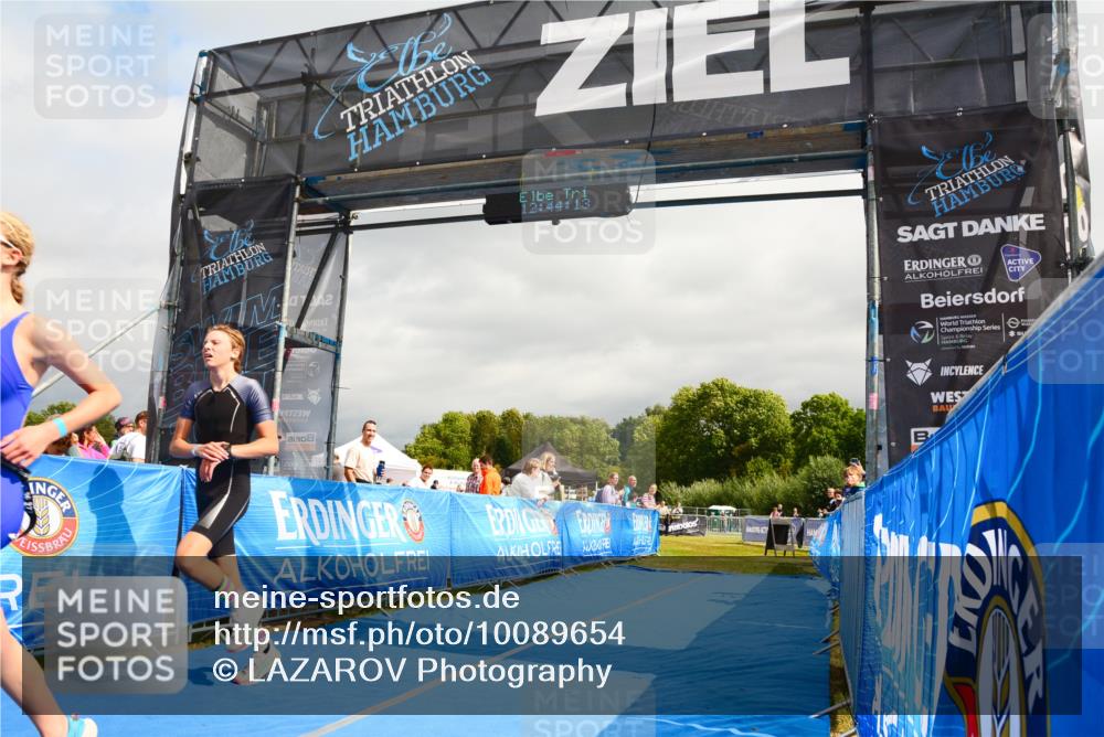 30.08.2026 - Elbe Triathlon Hamburg LAZAROV Photography http://msf.ph/oto/10089654 30.08.2026 12:44:13 Ziel 1747, 1765 meine-sportfotos.de