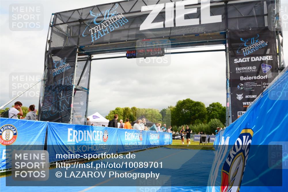 30.08.2026 - Elbe Triathlon Hamburg LAZAROV Photography http://msf.ph/oto/10089701 30.08.2026 12:44:42 Ziel 1743, 1745 meine-sportfotos.de