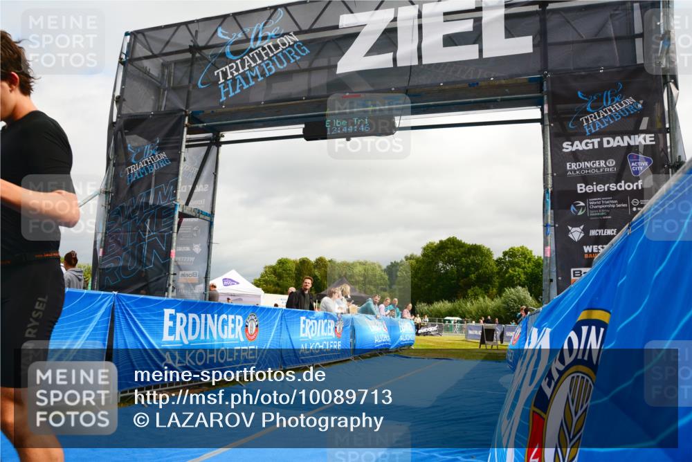 30.08.2026 - Elbe Triathlon Hamburg LAZAROV Photography http://msf.ph/oto/10089713 30.08.2026 12:44:46 Ziel 1743, 1745 meine-sportfotos.de