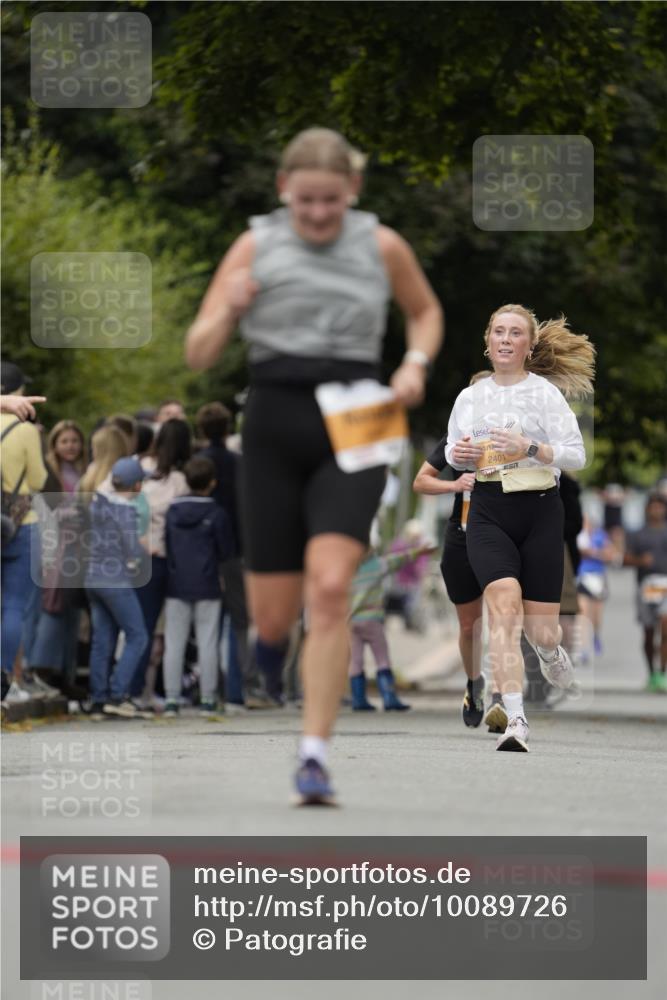 30.08.2026 - Blankeneser Heldenlauf Patografie http://msf.ph/oto/10089726 30.08.2026 11:55:13 Ziel 2649, 2864, 2887 meine-sportfotos.de