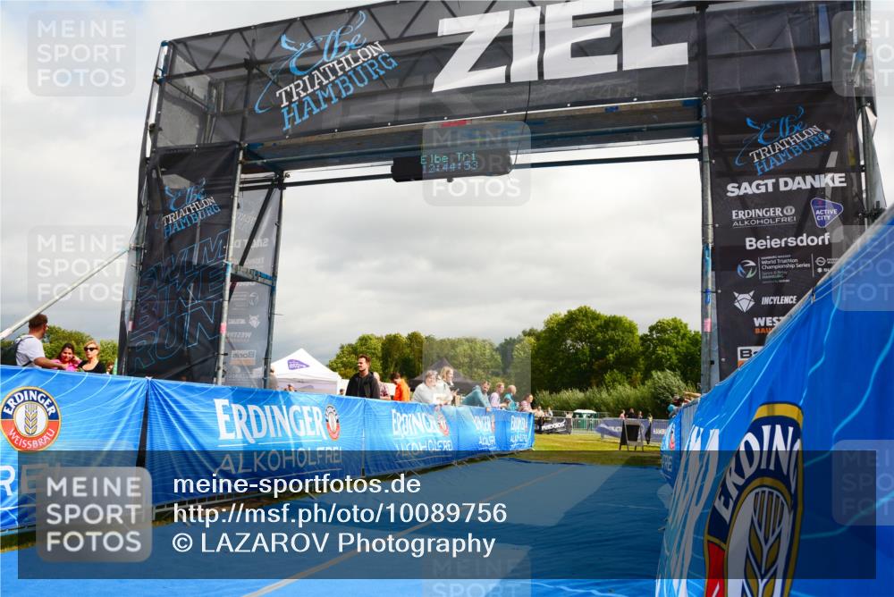 30.08.2026 - Elbe Triathlon Hamburg LAZAROV Photography http://msf.ph/oto/10089756 30.08.2026 12:44:54 Ziel  meine-sportfotos.de