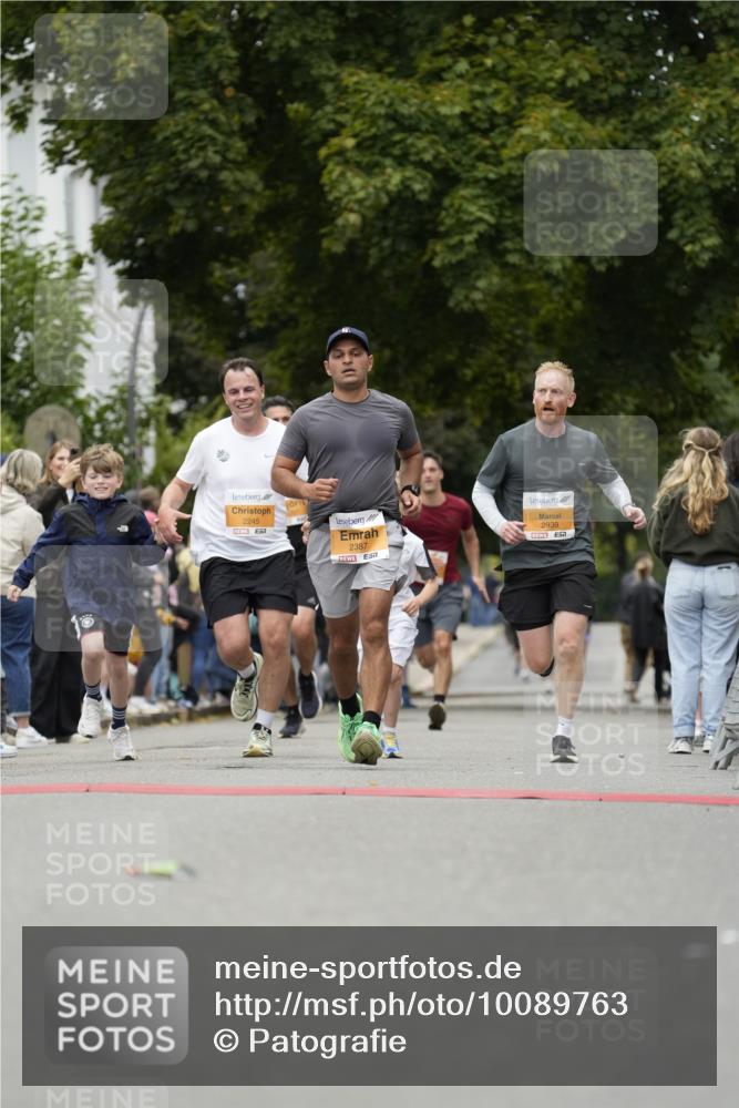 30.08.2026 - Blankeneser Heldenlauf Patografie http://msf.ph/oto/10089763 30.08.2026 11:55:39 Ziel 2245, 2387, 2391, 2678, 2939 meine-sportfotos.de