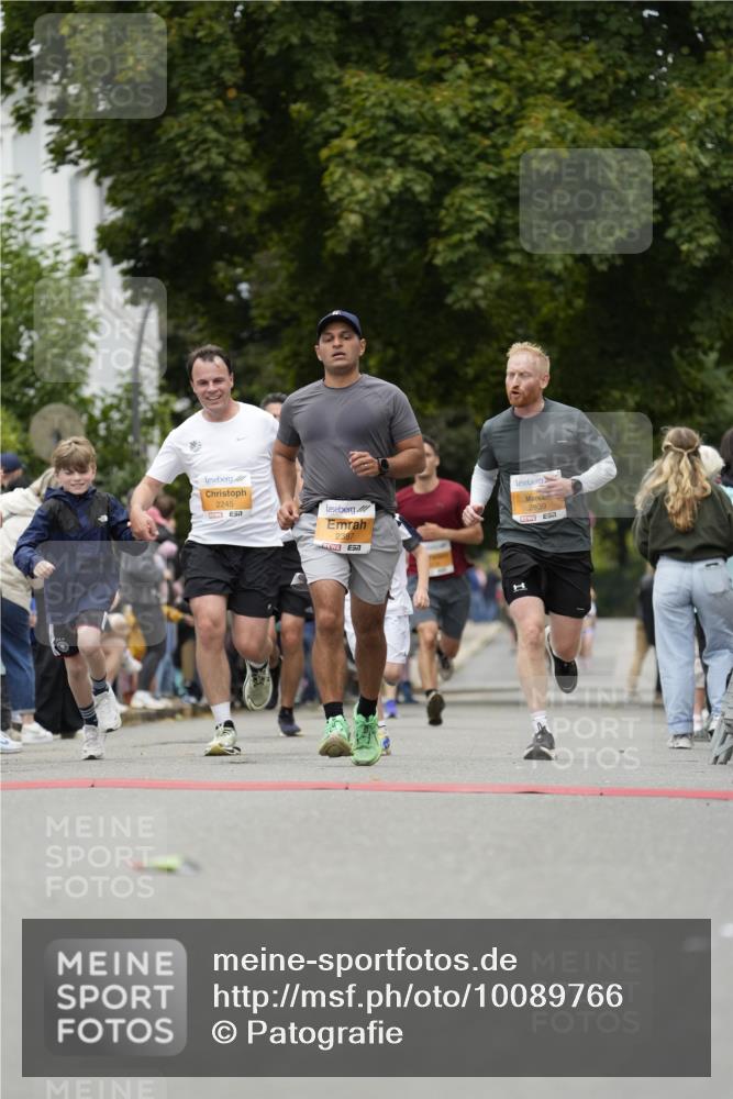 30.08.2026 - Blankeneser Heldenlauf Patografie http://msf.ph/oto/10089766 30.08.2026 11:55:40 Ziel 2245, 2387, 2391, 2678, 2939 meine-sportfotos.de