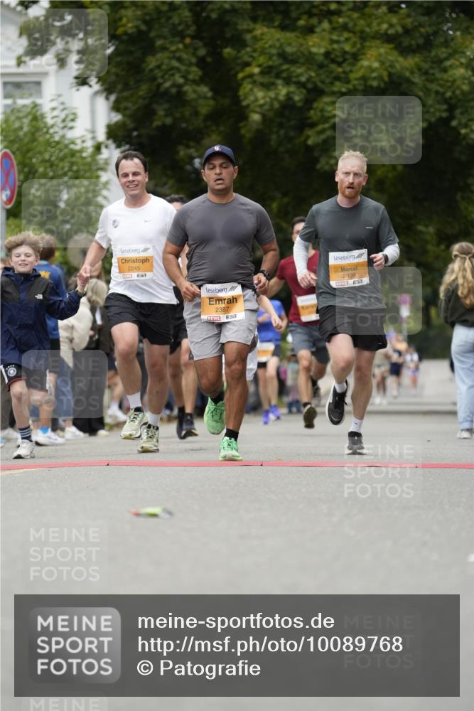 30.08.2026 - Blankeneser Heldenlauf Patografie http://msf.ph/oto/10089768 30.08.2026 11:55:41 Ziel 2245, 2387, 2391, 2678, 2939 meine-sportfotos.de