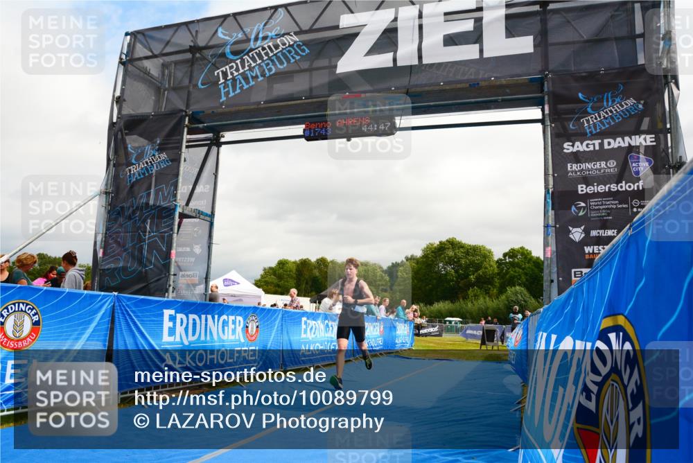 30.08.2026 - Elbe Triathlon Hamburg LAZAROV Photography http://msf.ph/oto/10089799 30.08.2026 12:45:19 Ziel 1733 meine-sportfotos.de