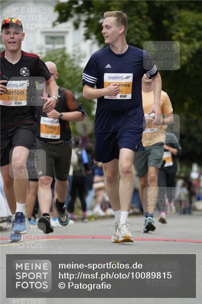 30.08.2026 - Blankeneser Heldenlauf Patografie http://msf.ph/oto/10089815 30.08.2026 11:56:18 Ziel 2182, 2262, 2263, 2322, 2392, 2407, 2473 meine-sportfotos.de