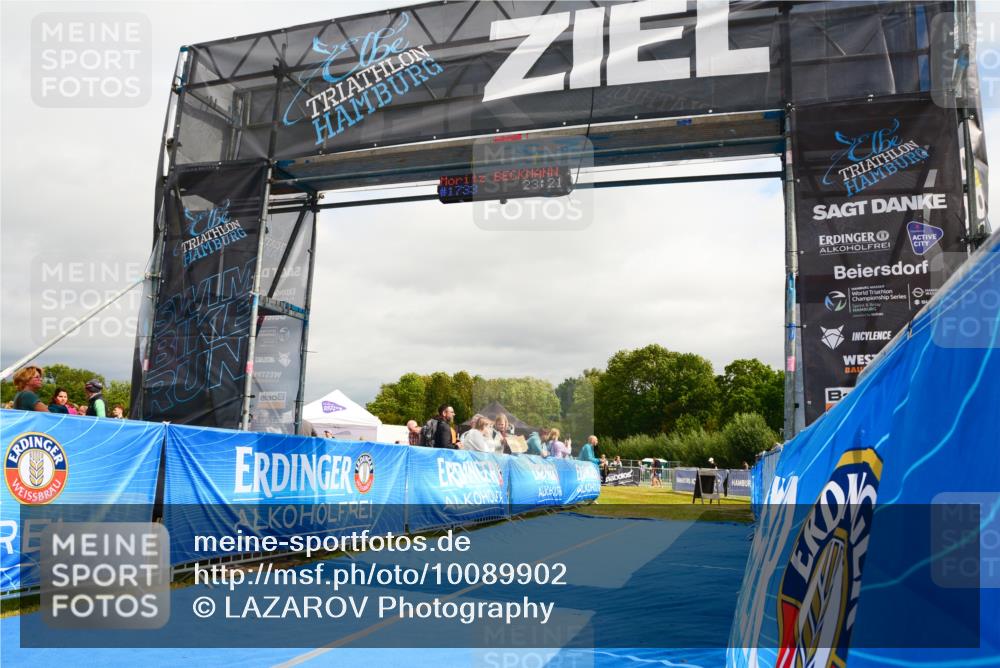 30.08.2026 - Elbe Triathlon Hamburg LAZAROV Photography http://msf.ph/oto/10089902 30.08.2026 12:46:23 Ziel 1748 meine-sportfotos.de