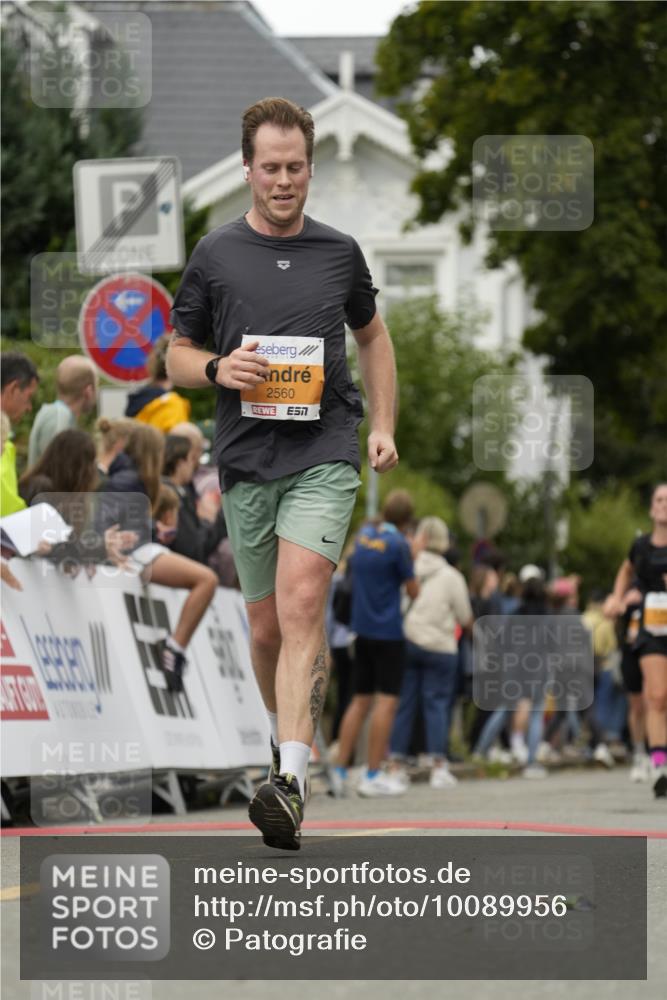 30.08.2026 - Blankeneser Heldenlauf Patografie http://msf.ph/oto/10089956 30.08.2026 11:58:01 Ziel 2560, 2812 meine-sportfotos.de