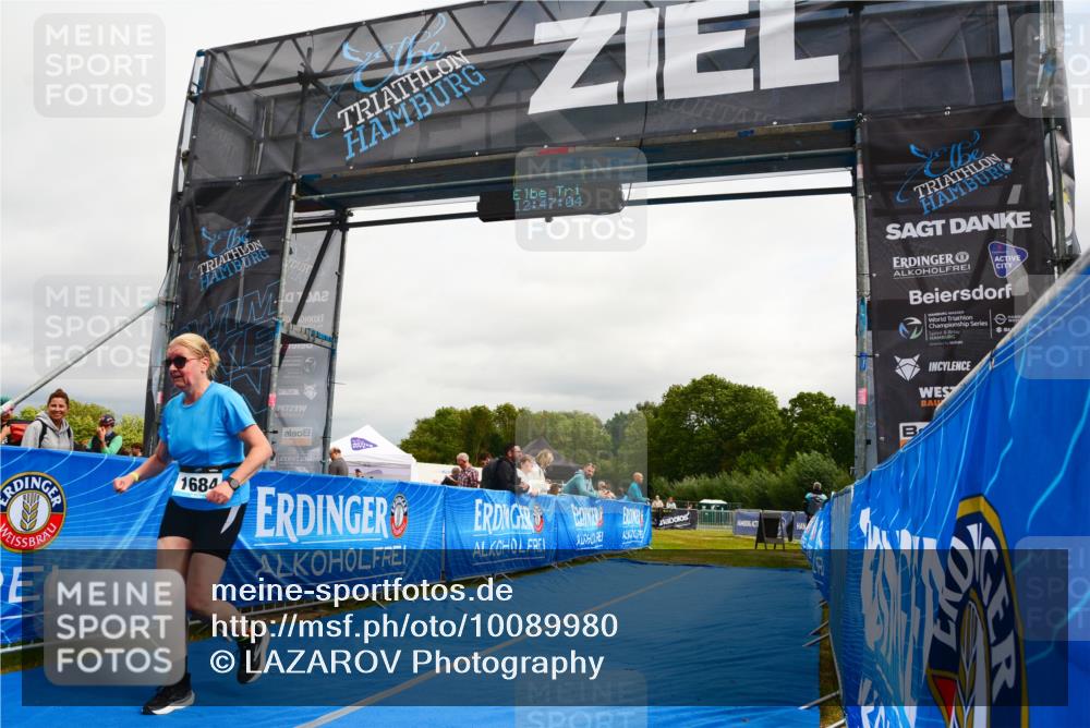 30.08.2026 - Elbe Triathlon Hamburg LAZAROV Photography http://msf.ph/oto/10089980 30.08.2026 12:47:05 Ziel 1684 meine-sportfotos.de