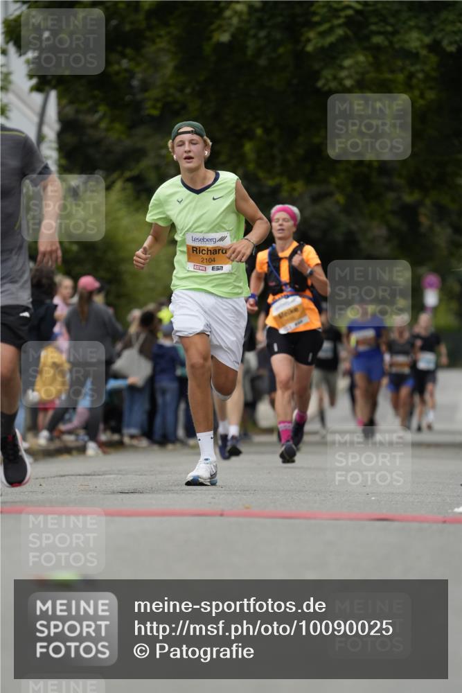 30.08.2026 - Blankeneser Heldenlauf Patografie http://msf.ph/oto/10090025 30.08.2026 11:58:31 Ziel 2104, 2647, 2695, 2706 meine-sportfotos.de