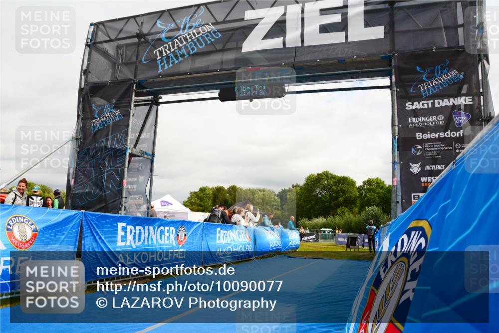 30.08.2026 - Elbe Triathlon Hamburg LAZAROV Photography http://msf.ph/oto/10090077 30.08.2026 12:47:37 Ziel  meine-sportfotos.de