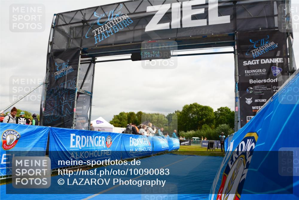 30.08.2026 - Elbe Triathlon Hamburg LAZAROV Photography http://msf.ph/oto/10090083 30.08.2026 12:47:37 Ziel  meine-sportfotos.de