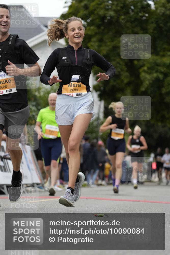 30.08.2026 - Blankeneser Heldenlauf Patografie http://msf.ph/oto/10090084 30.08.2026 11:58:57 Ziel 2208, 2225, 2301, 2688, 2689, 2807 meine-sportfotos.de