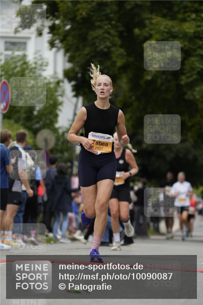 30.08.2026 - Blankeneser Heldenlauf Patografie http://msf.ph/oto/10090087 30.08.2026 11:58:59 Ziel 2208, 2301, 2688, 2689, 2748, 2807 meine-sportfotos.de