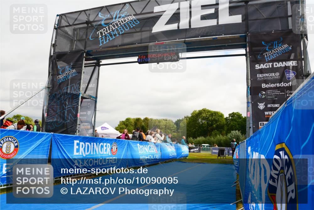 30.08.2026 - Elbe Triathlon Hamburg LAZAROV Photography http://msf.ph/oto/10090095 30.08.2026 12:47:39 Ziel  meine-sportfotos.de