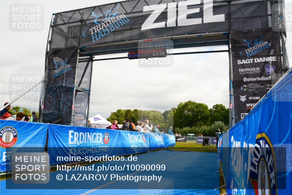 30.08.2026 - Elbe Triathlon Hamburg LAZAROV Photography http://msf.ph/oto/10090099 30.08.2026 12:47:39 Ziel  meine-sportfotos.de