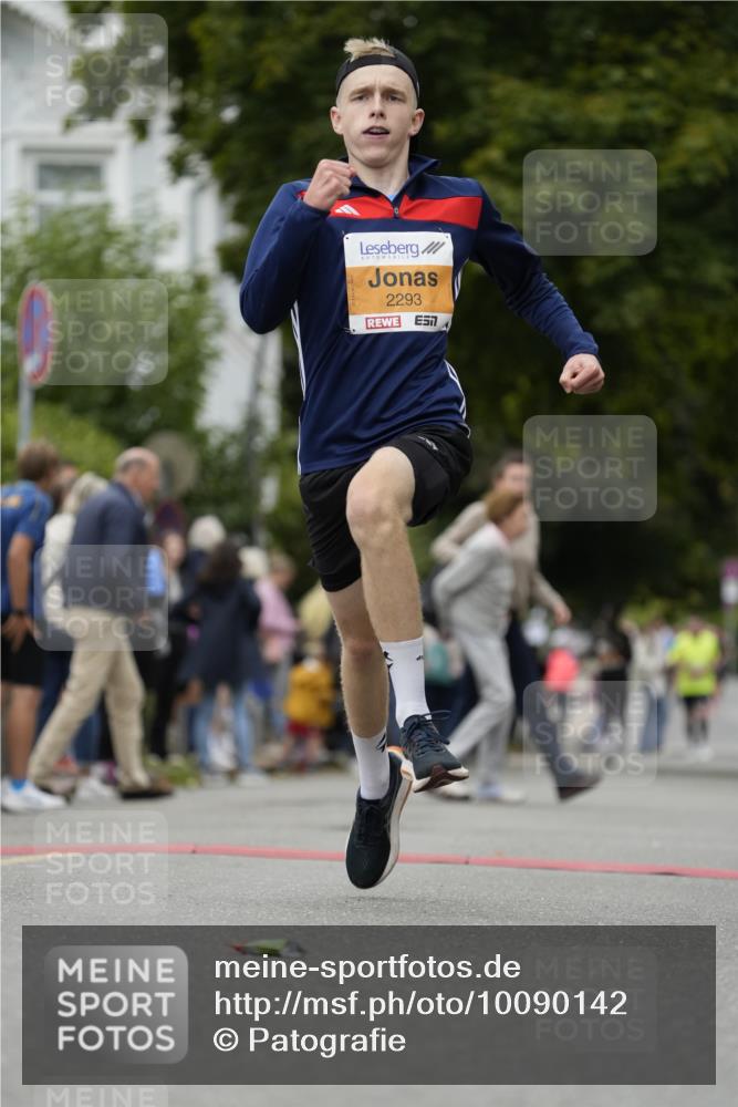30.08.2026 - Blankeneser Heldenlauf Patografie http://msf.ph/oto/10090142 30.08.2026 11:59:23 Ziel 2293, 2479, 2802, 4296 meine-sportfotos.de