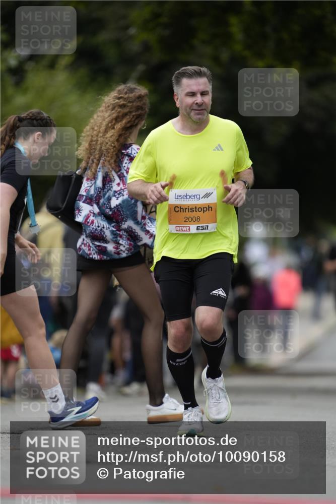 30.08.2026 - Blankeneser Heldenlauf Patografie http://msf.ph/oto/10090158 30.08.2026 11:59:39 Ziel 2008, 2801 meine-sportfotos.de