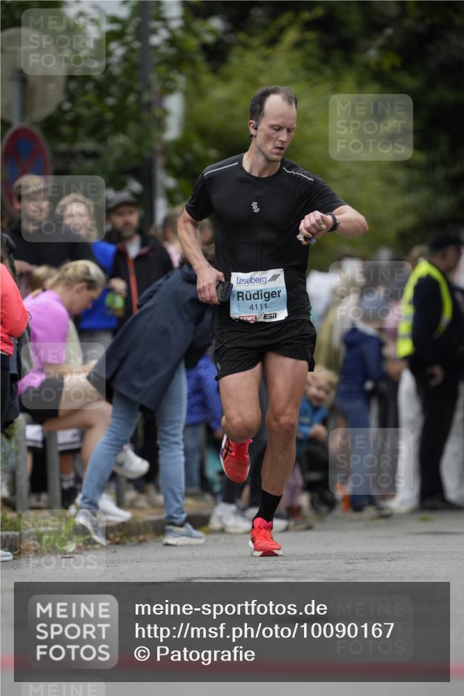 30.08.2026 - Blankeneser Heldenlauf Patografie http://msf.ph/oto/10090167 30.08.2026 11:59:47 Ziel 2008, 4111 meine-sportfotos.de