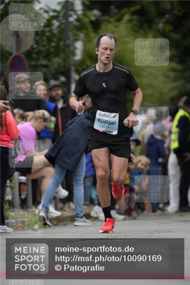 30.08.2026 - Blankeneser Heldenlauf Patografie http://msf.ph/oto/10090169 30.08.2026 11:59:47 Ziel 2008, 4111 meine-sportfotos.de