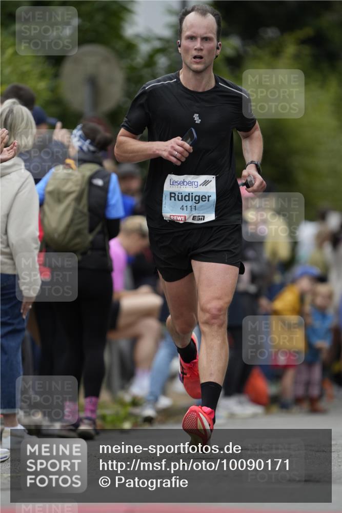 30.08.2026 - Blankeneser Heldenlauf Patografie http://msf.ph/oto/10090171 30.08.2026 11:59:49 Ziel 2008, 4111 meine-sportfotos.de