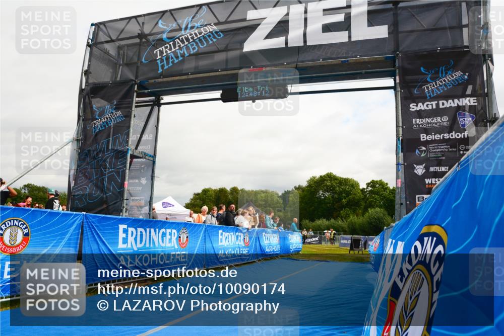 30.08.2026 - Elbe Triathlon Hamburg LAZAROV Photography http://msf.ph/oto/10090174 30.08.2026 12:48:13 Ziel 1734 meine-sportfotos.de