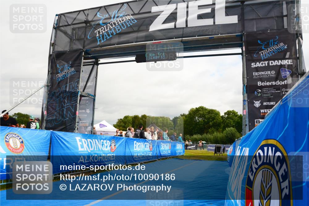 30.08.2026 - Elbe Triathlon Hamburg LAZAROV Photography http://msf.ph/oto/10090186 30.08.2026 12:48:16 Ziel 1734 meine-sportfotos.de