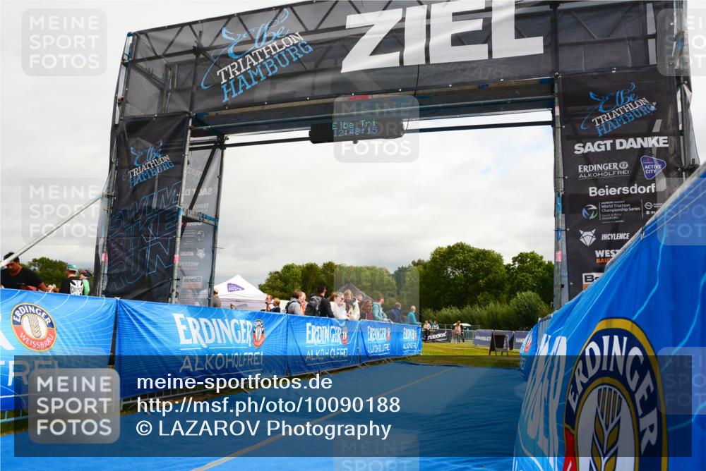 30.08.2026 - Elbe Triathlon Hamburg LAZAROV Photography http://msf.ph/oto/10090188 30.08.2026 12:48:16 Ziel 1734 meine-sportfotos.de